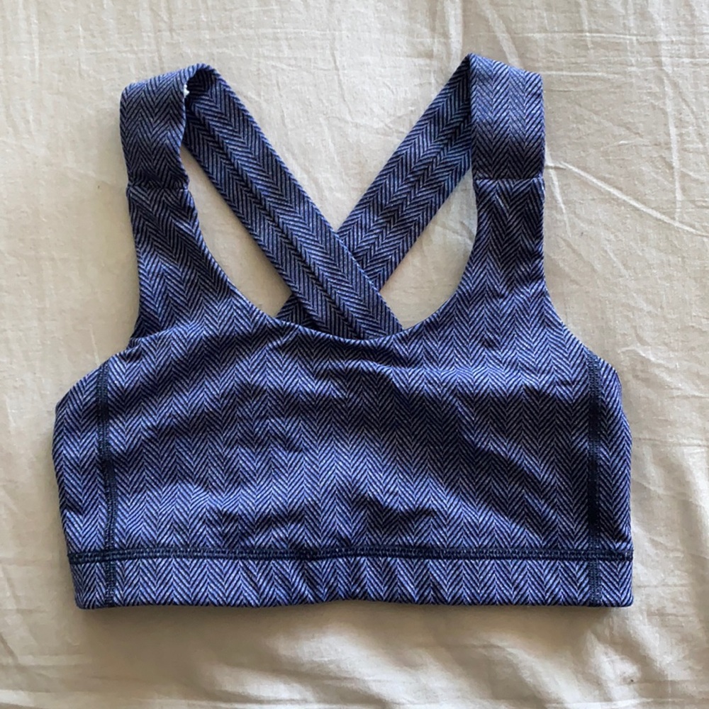 Lululemon sports bra size 6